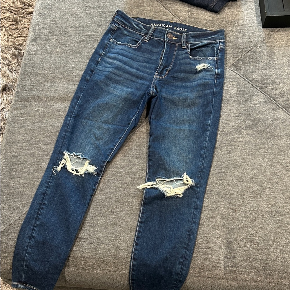 American Eagle Outfitters Women's Dark Blue Distressed Cropped Jeans